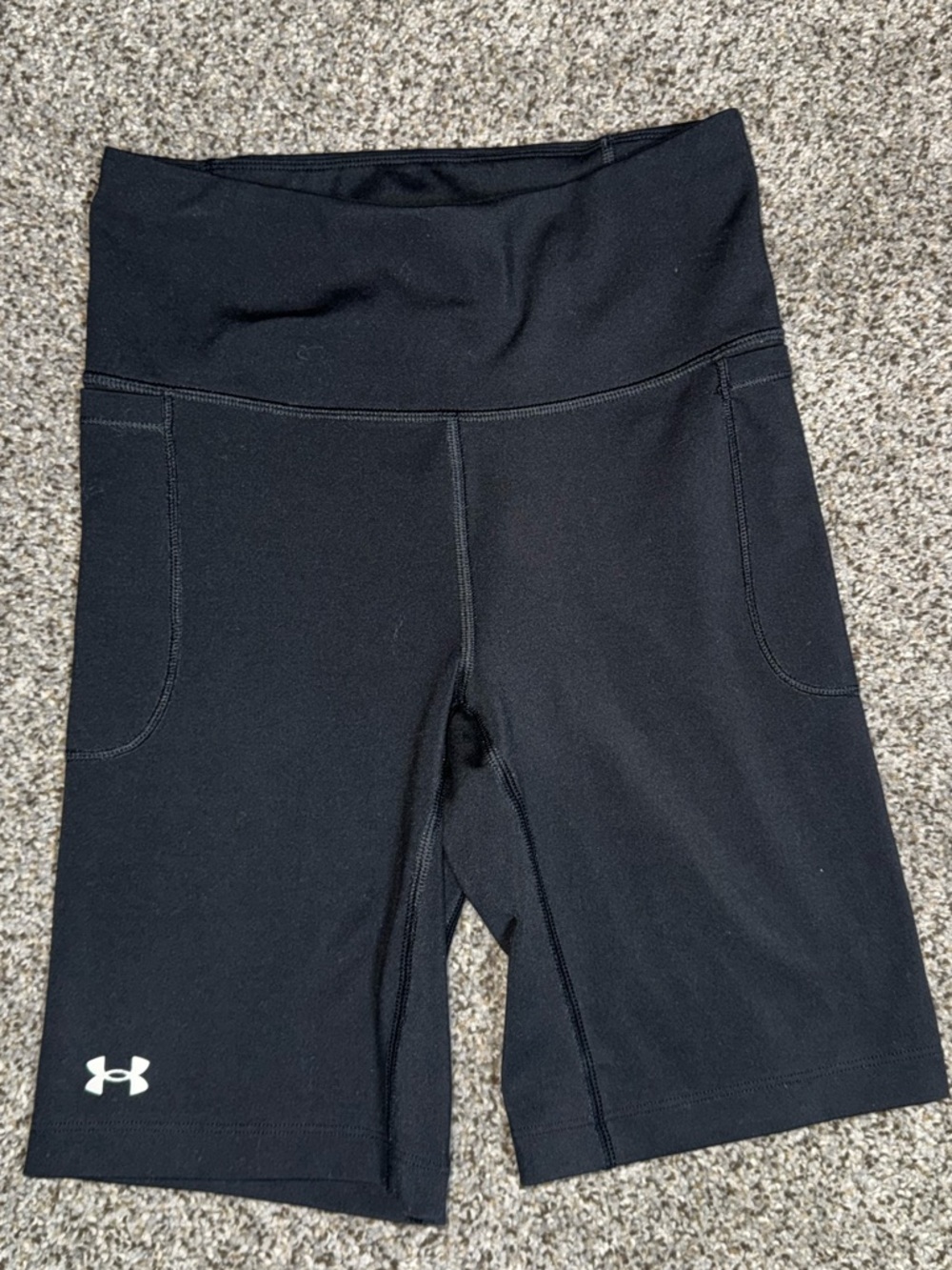 Under Armour. Biker shorts.